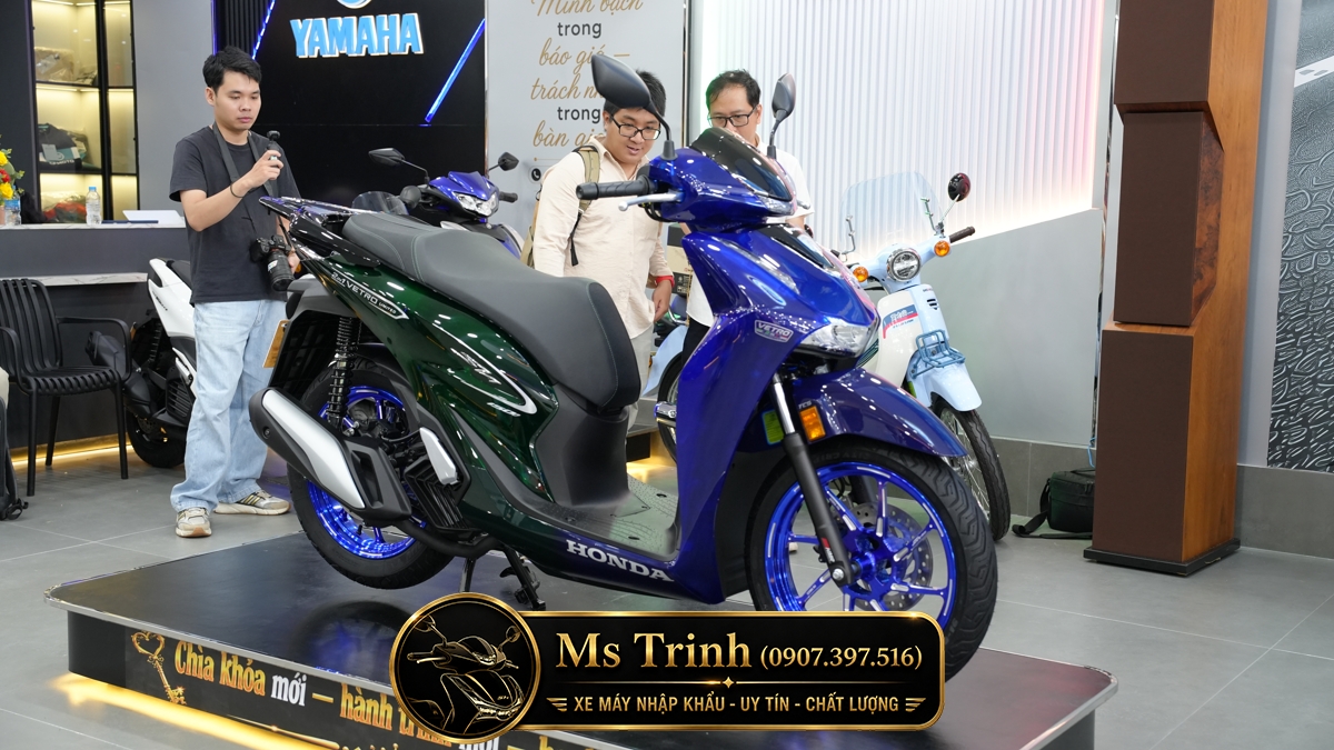 Honda SH150i Vetro Sapphire - Green tại An Giang: SH Ý 2 trong 1 giới hạn 200 xe