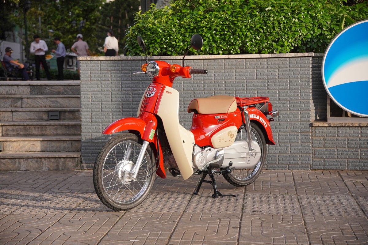 Honda Super Cub 50cc Hello Kitty Edition, Made In Japan, Hàng Hiếm tại An Giang