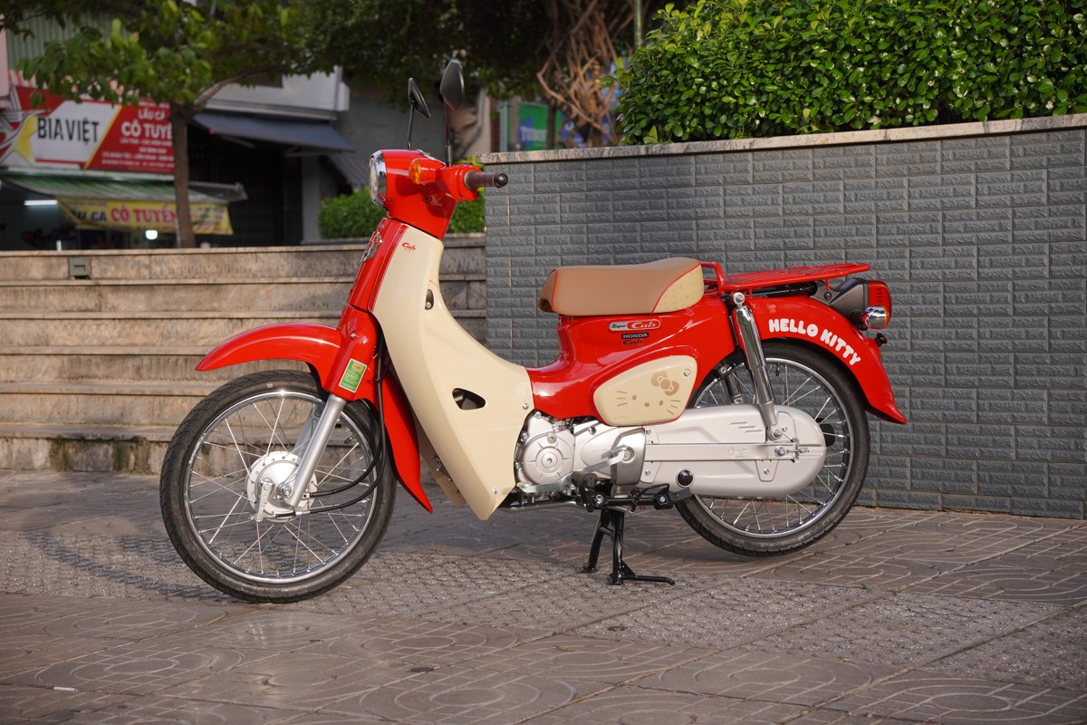 Honda Super Cub 50cc Hello Kitty Edition, Made In Japan, Hàng Hiếm tại An Giang