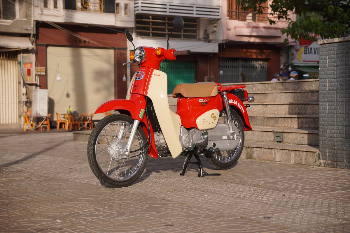 Honda Super Cub 50cc Hello Kitty Edition, Made In Japan, Hàng Hiếm tại An Giang