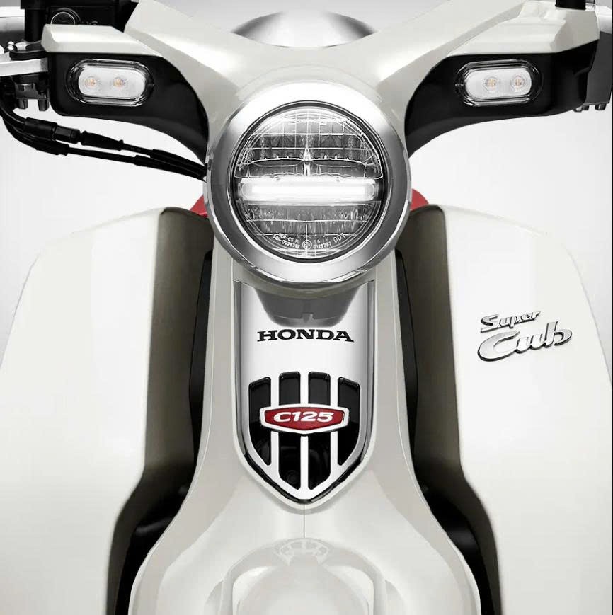 Honda Super Cub 125 Custom Edition Thái Lan 2025 màu trắng tại An Giang