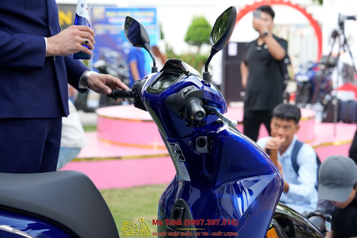 Honda SH150 Vetro Blue 2026 Limited Edition - Siêu phẩm SH Ý dàn áo xanh trong suốt cực hiếm tại An Giang