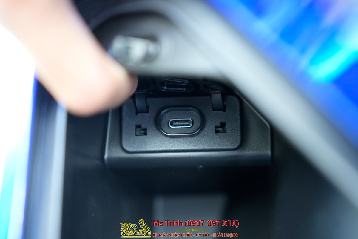 Honda SH150 Vetro Blue 2026 Limited Edition - Siêu phẩm SH Ý dàn áo xanh trong suốt cực hiếm tại An Giang