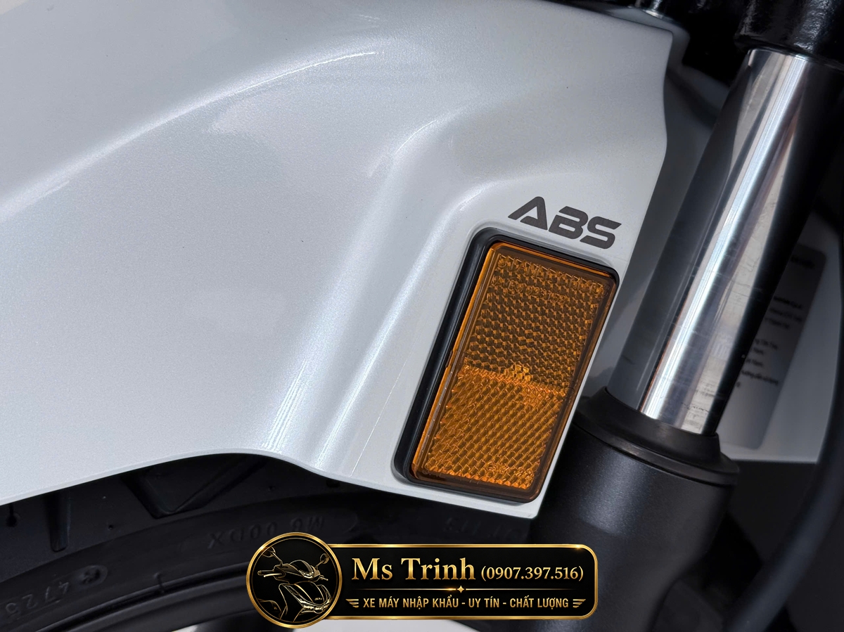 Chi tiết tem ABS hai kênh của Honda SH150i Special Edition HMR