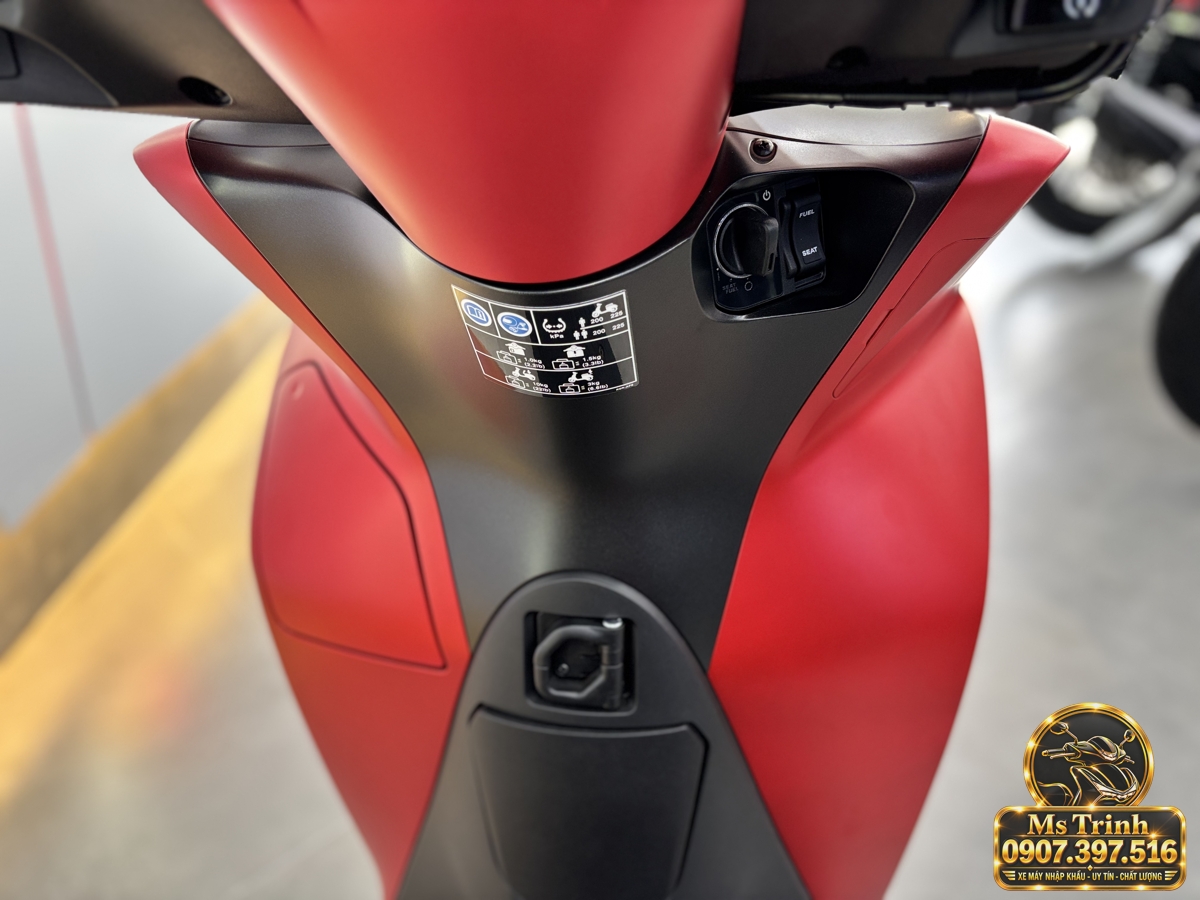 Tham khảo ảnh SH150i Ý màu đỏ 2027 số 5 Ảnh sản phẩm Honda SH150i Ý màu đỏ đời 2027 dành cho người tìm mua xe nhập khẩu